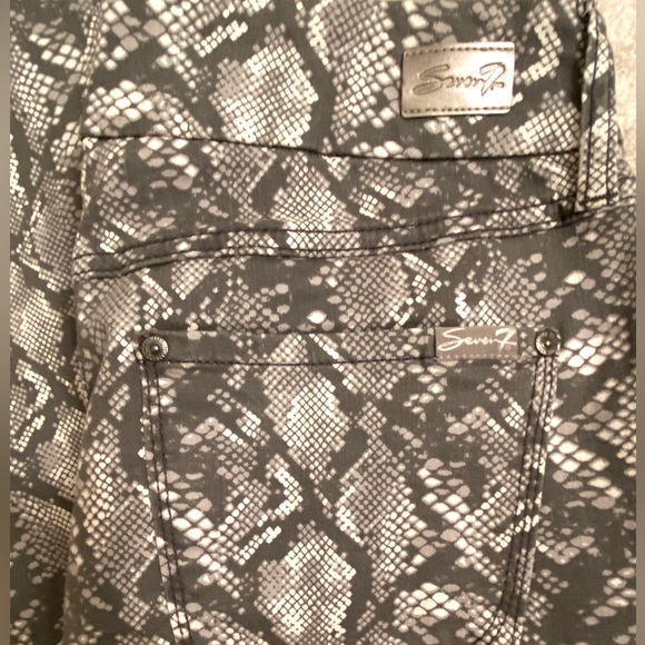 Seven 7 NWOT Snake Skin Print Tummyless High Rise Skinny Jeans Size 10 - Picture 4 of 6